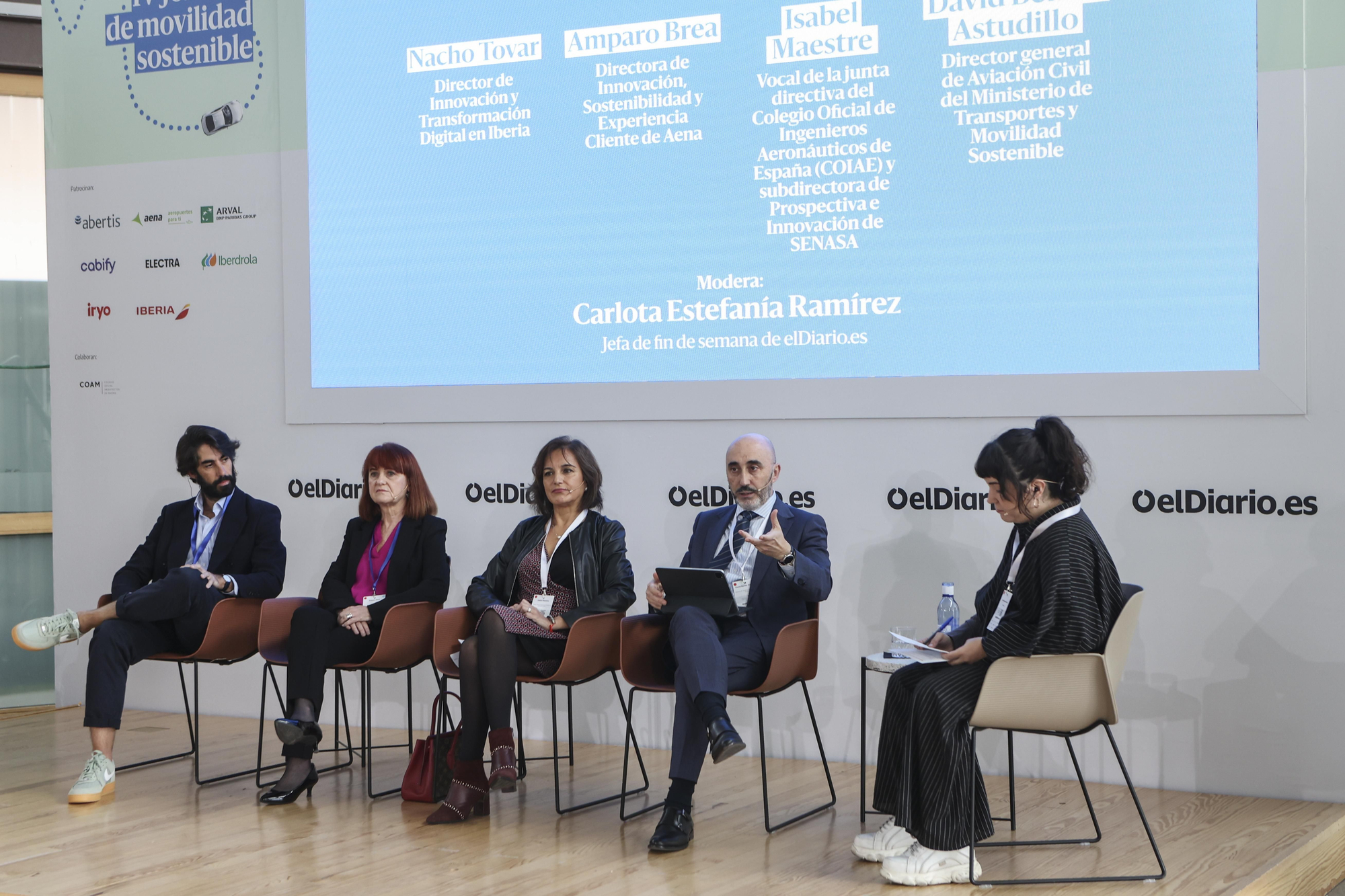 Mesa 'Hacia un transporte aéreo sostenible: innovación y eficiencia'