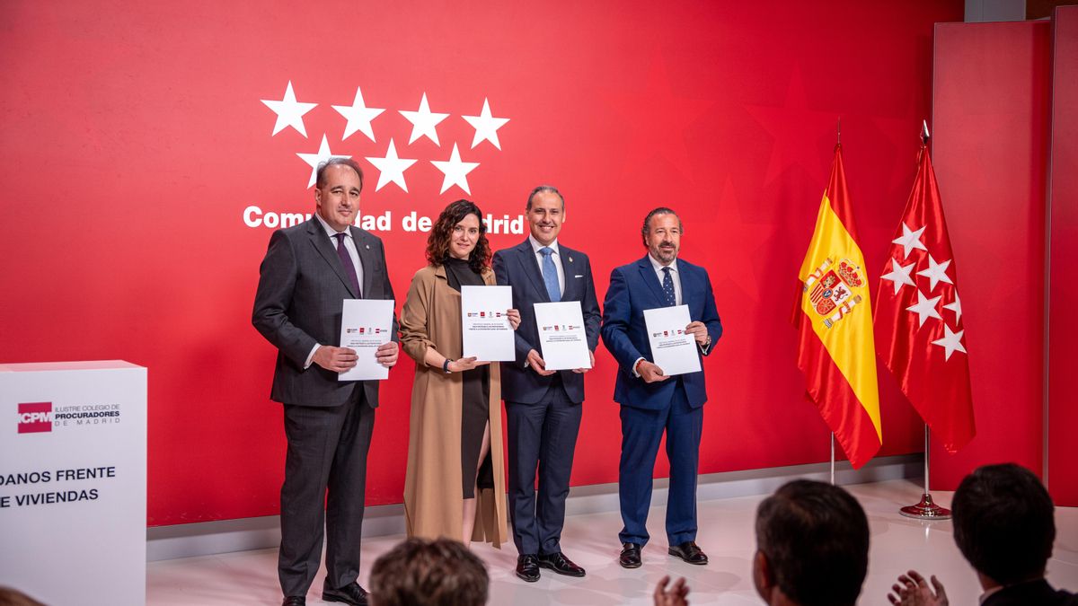 Los colegios de procuradores y abogados de Madrid arropan a Ayuso en su obsesión con la okupación