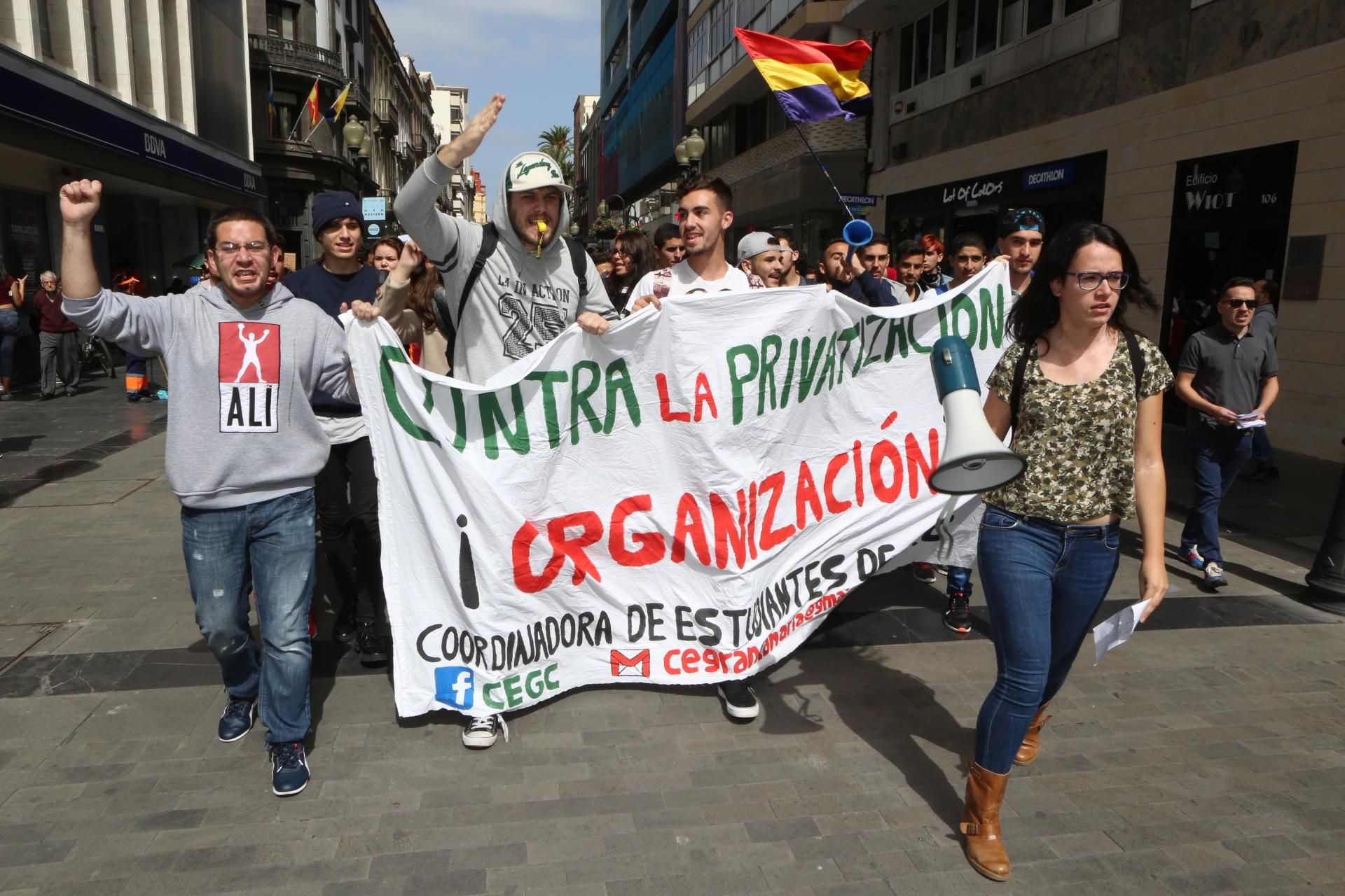 Manifestación de estudiantes en Las Palmas de Gran Canaria. (ALEJANDRO RAMOS)
