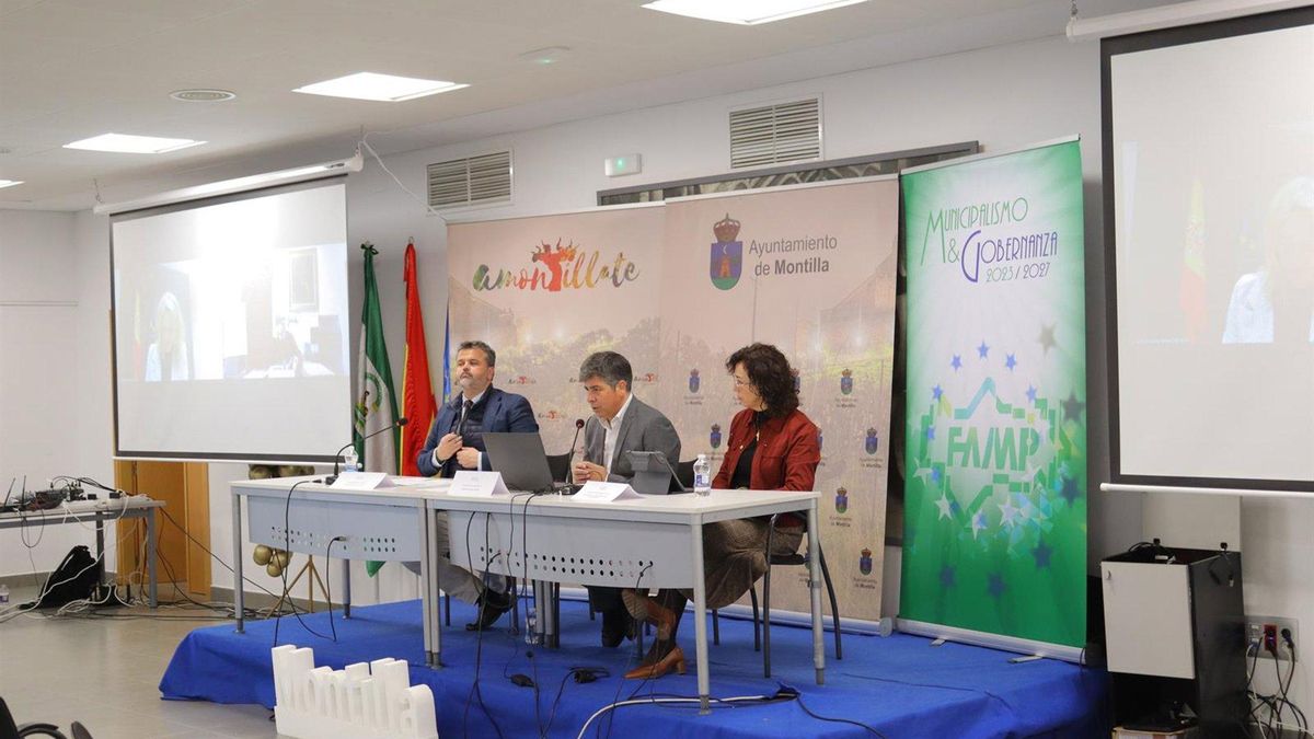 Montilla aborda en una jornada de municipios andaluces la gestión de recursos propios y fondos europeos