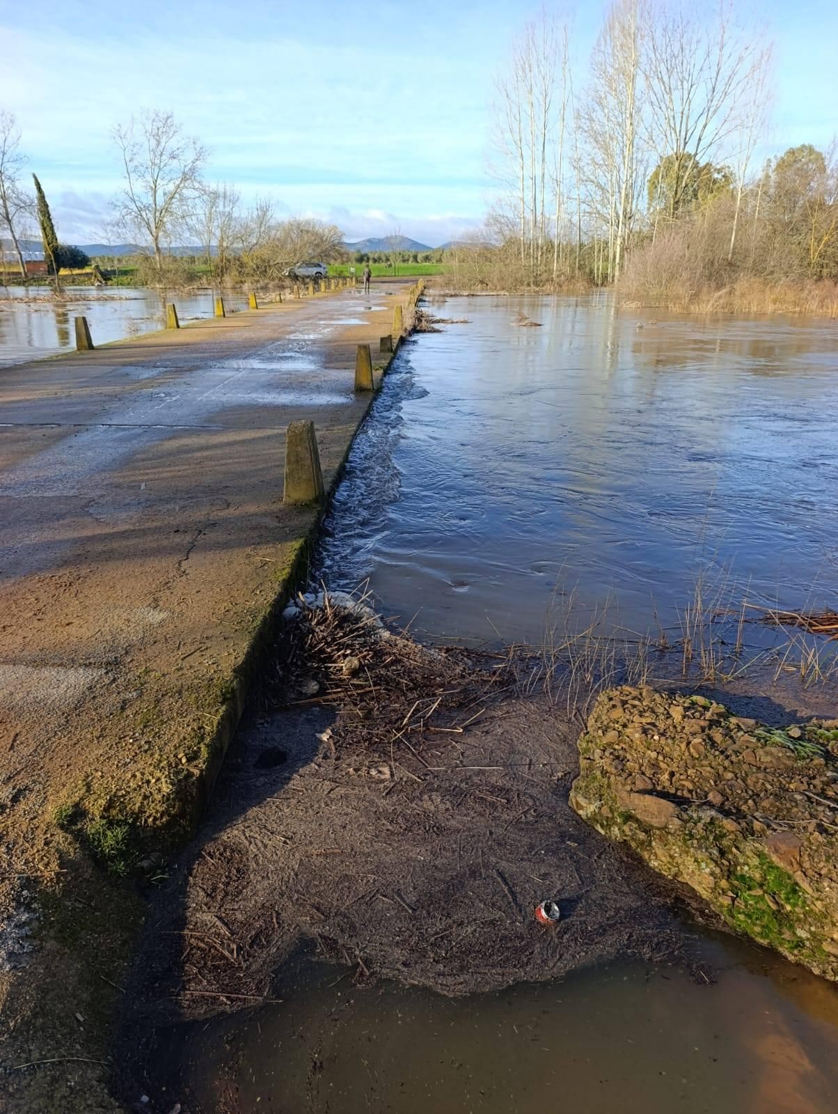El río Bullaque a su paso por el municipio de El Torno (Ciudad Real) el 8 de febrero de 2026