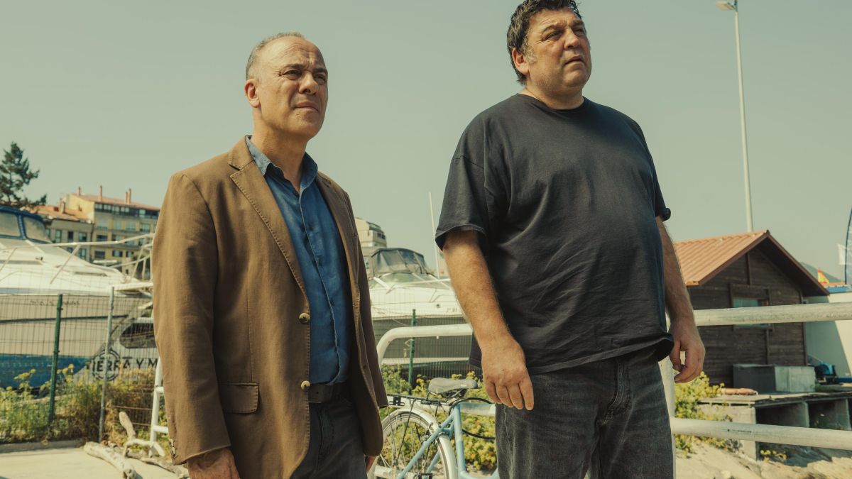 Javier Gutiérrez y Hovik Keuchkerian en 'Caldas. El último barco'