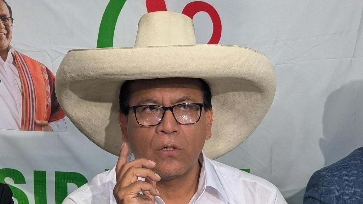 El candidato peruano de izquierdas Roberto Sánchez, "convencido" de que disputará la segunda vuelta de las presidenciales con Fujimori