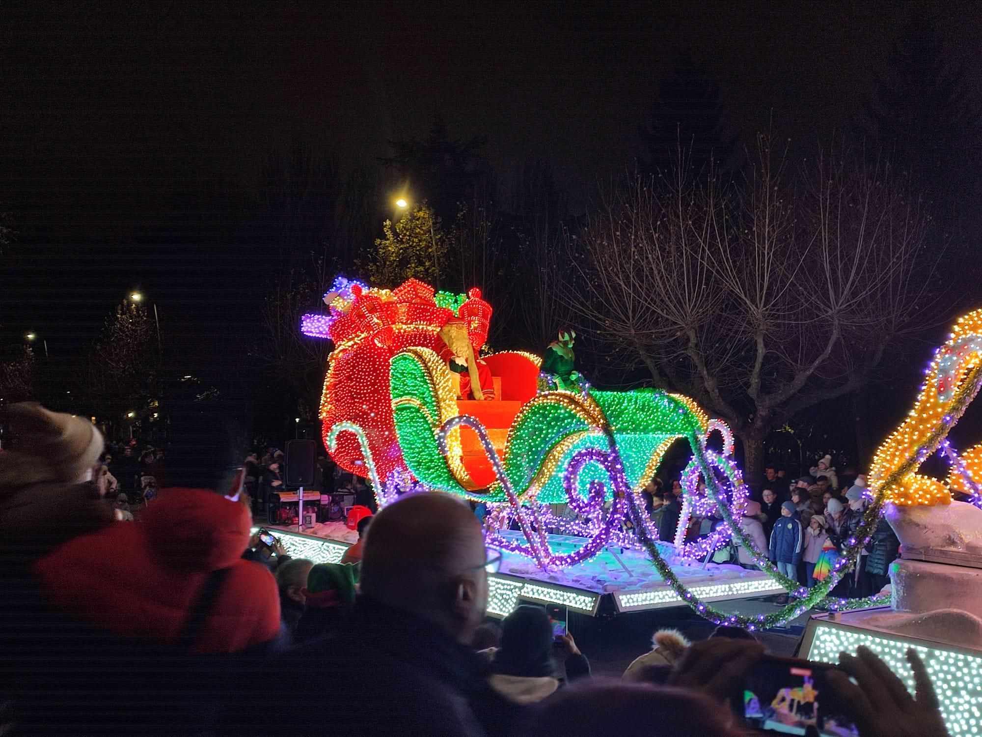 Así brilló y llenó de ilusión a León la Cabalgaza de la Navidad de 2025