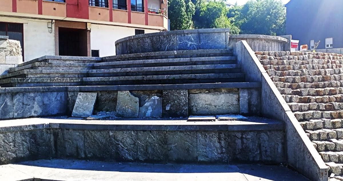 Desperfectos de la Fuente de Sierra Pambley en Villablino.