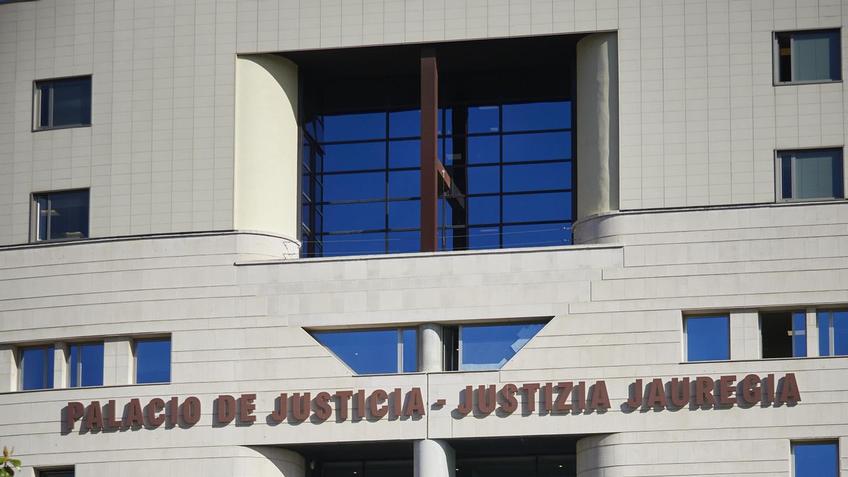 Archivo - Fachada del Palacio de Justicia de Pamplona, a 10 de mayo de 2021, en Pamplona, Navarra, (España).