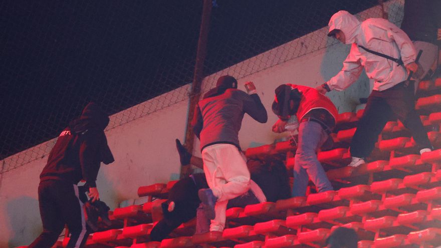 Boric condena la violencia de la barras bravas y responsabiliza a la Conmebol