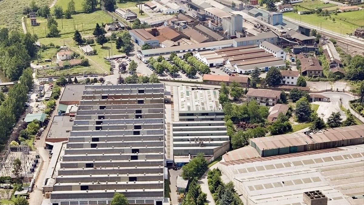Nissan paraliza temporalmente su actividad en la planta de Los Corrales