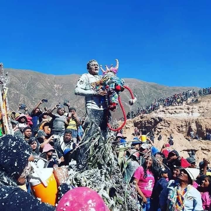 Jairo Wayar en el desentierro del carnaval en la Quebrada de Humahuaca, Jujuy