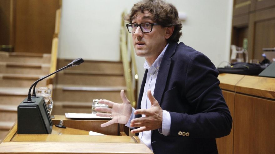 Eneko Andueza, el socialista vasco que defiende el toreo desde la izquierda: "La tauromaquia no sesga ideológicamente"