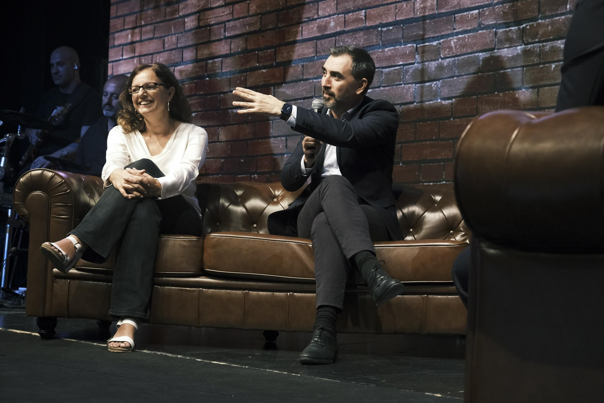 Lucrecia Hevia (directora de elDiario.es Andalucía) e Ignacio Escolar (director de elDiario.es) también se dirigieron al público durante la gala