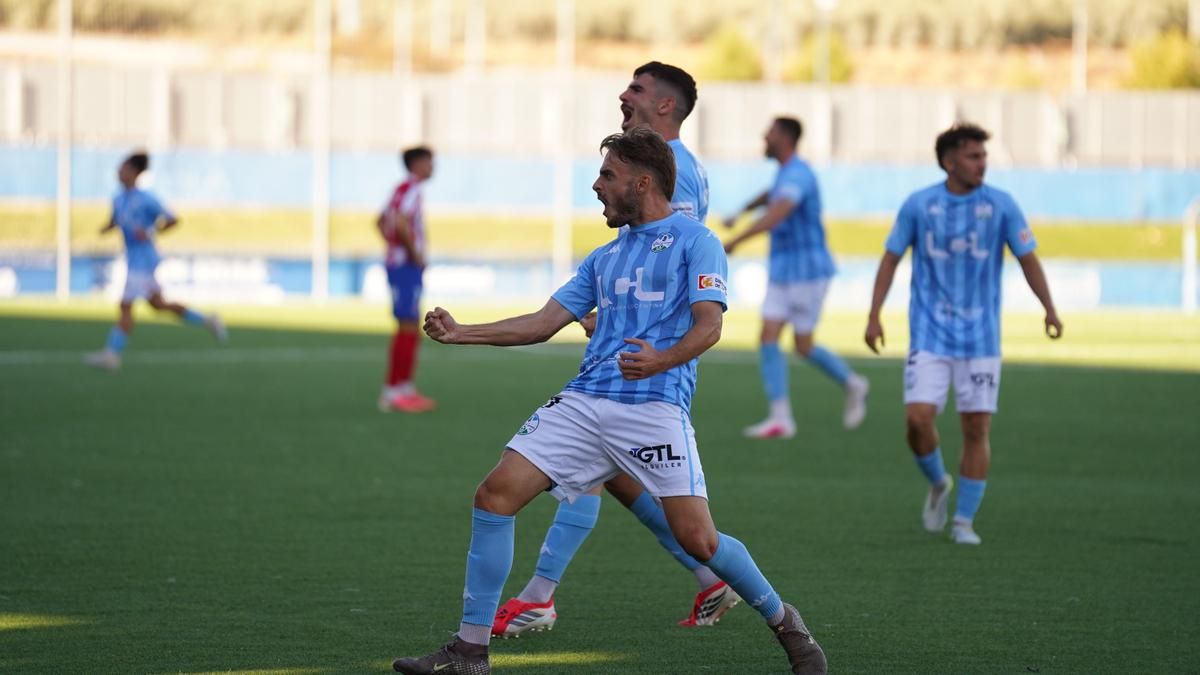 Celebración del gol del Ciudad de Lucena ante el Don Benito