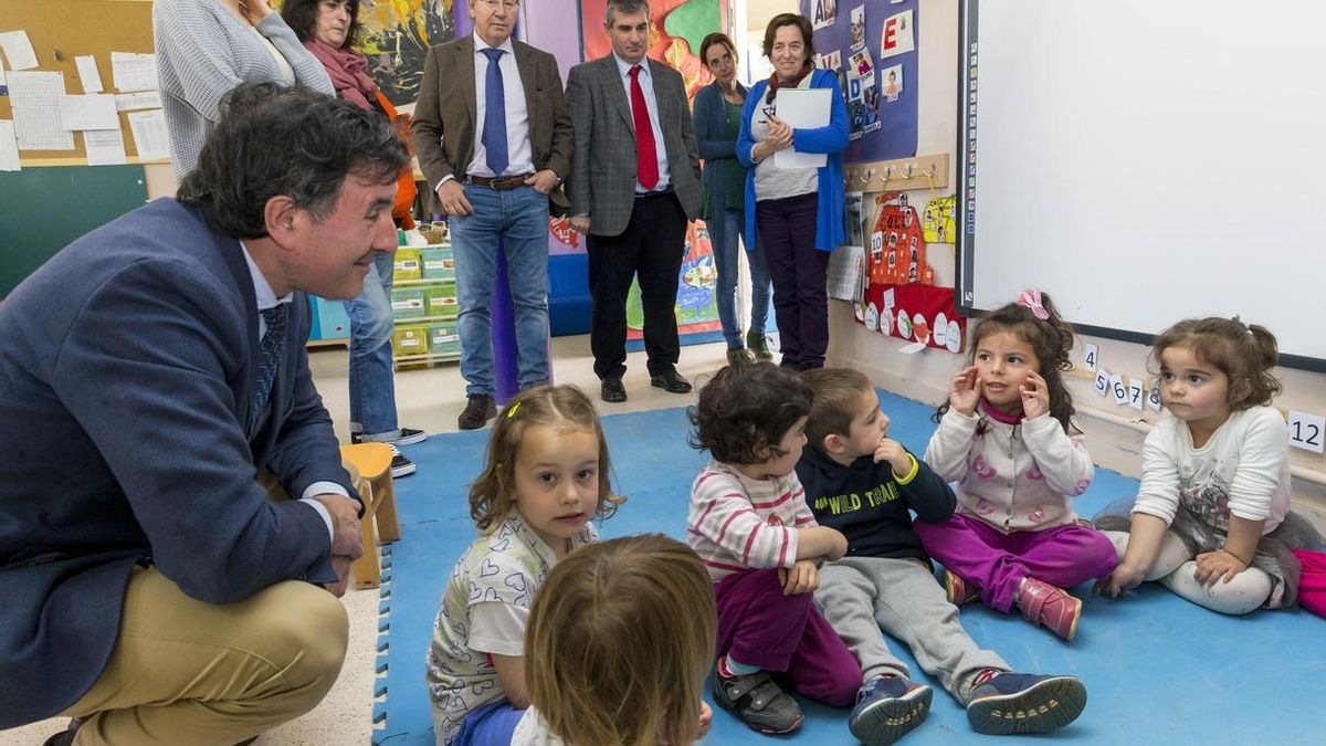 Mañanes descarta ampliar la jornada reducida con extracurriculares y apuesta por una solución "intermedia"
