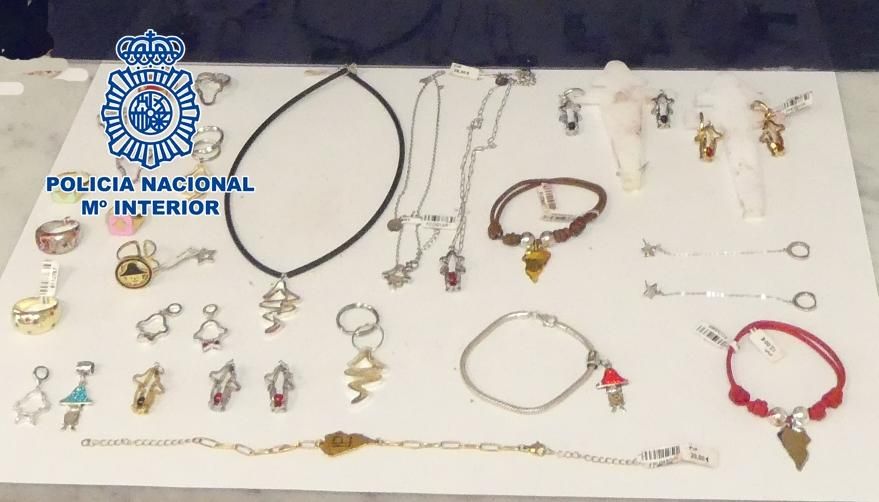 En la imagen, las joyas sustraídas. CUERPO NACIONAL DE POLICÍA