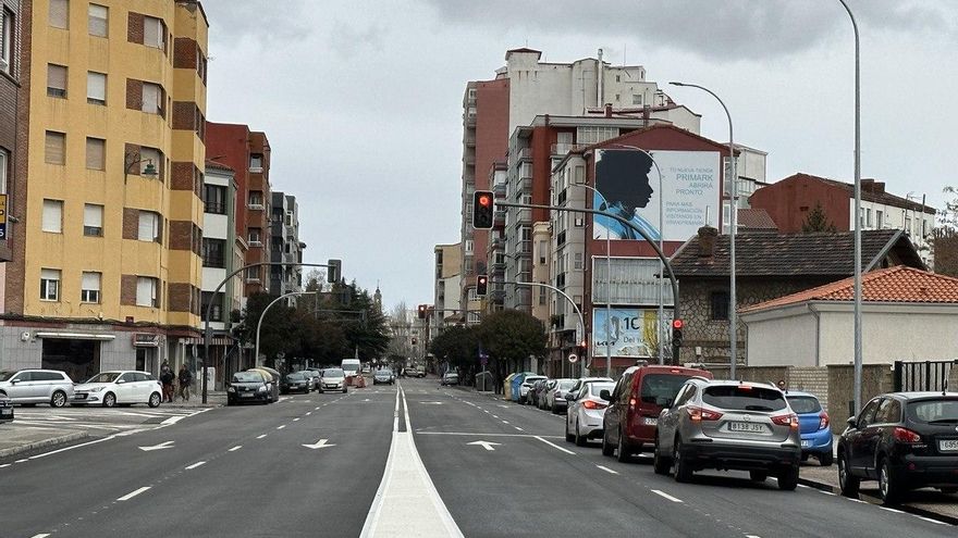 Semáforos en la 'frontera' entre León y San Andrés del Rabanedo en el barrio del Crucero.