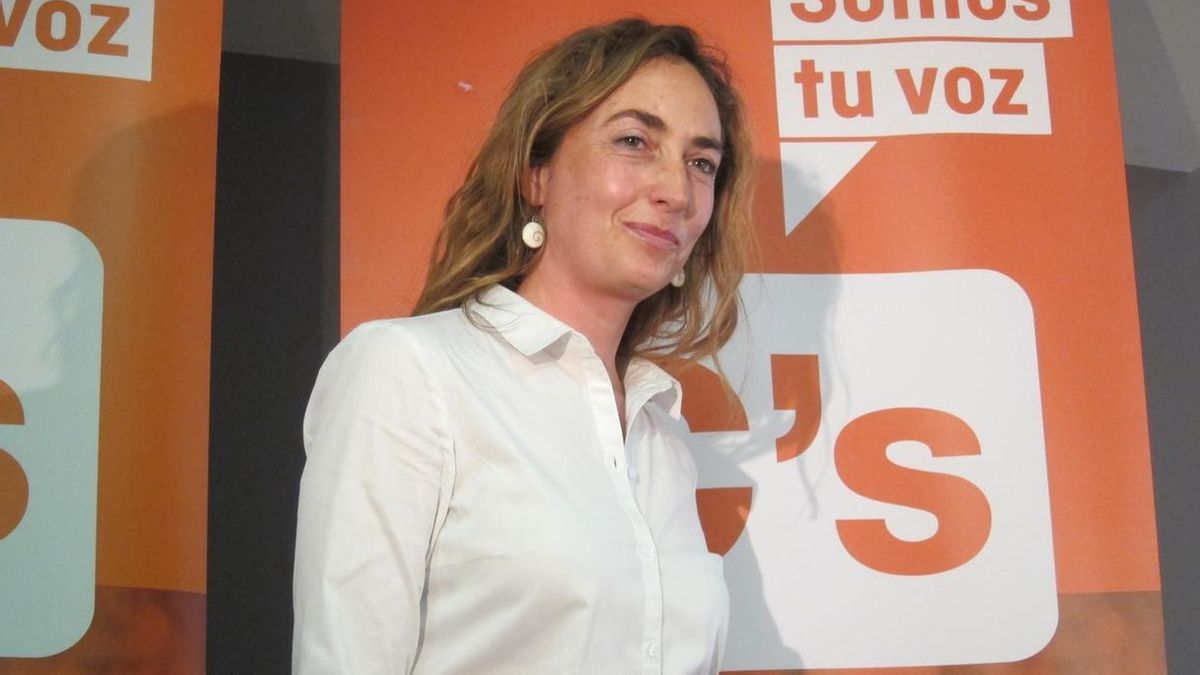 Cs abre expediente de expulsión a Carolina Punset por "viajar a Waterloo en coche oficial para reunirse con Puigdemont"