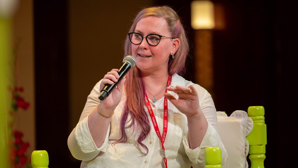 "Creo que vais a tener un capítulo desde el punto de vista de Sloane": las palabras de Rebecca Yarros sobre la cuarta entrega de la saga Empíreo que agitan el fandom