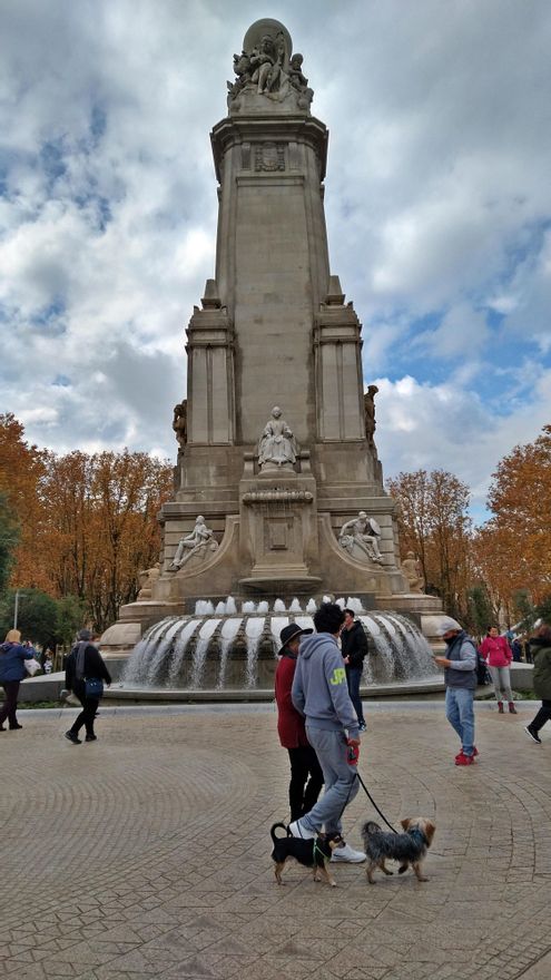 Nueva Plaza España - monumento a Cervantes