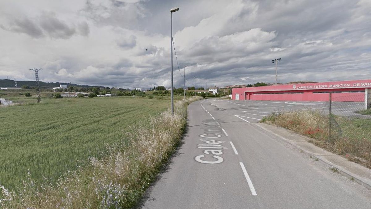 Las aceras junto al campo de fútbol de Varea se prevén para 2027, cinco años después de aprobar el primer proyecto
