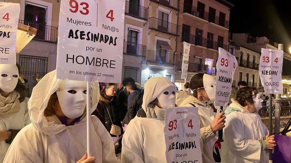 Marcha por el 25N en Toledo: "Venimos a hacer ruido, esperemos que alguna vez esta lacra desaparezca"