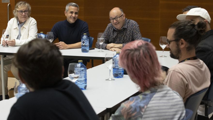 Reunión del director del Festival de Cine de San Sebastián, José Luis Rebordinos, con el consejero Cultura de Cantabria, Pablo Zuloaga y profesionales cántabros del sector audiovisual