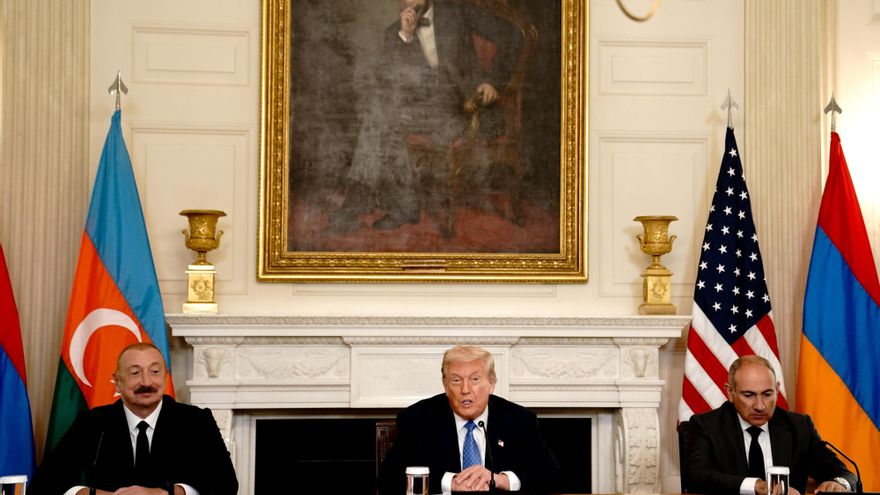 Armenia y Azerbaiyán firman ante Trump un acuerdo para poner fin a su conflicto