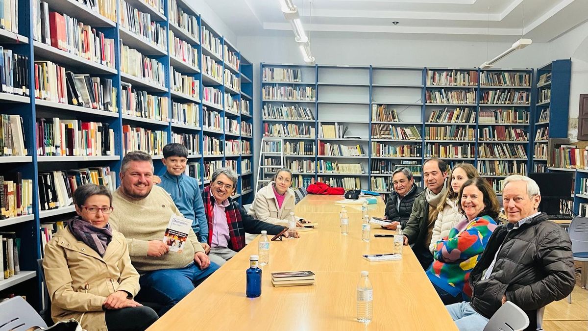 Extremadura escribe un único texto: encuentros literarios en clave comunitaria