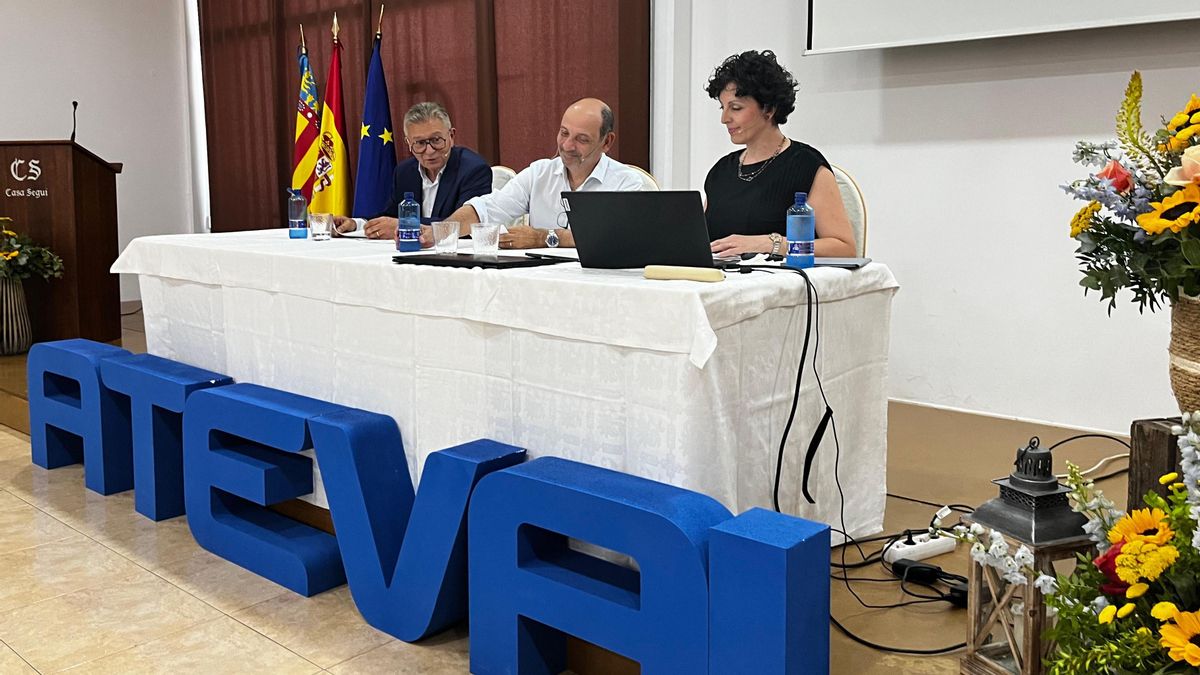Imagen de la Asamblea General de Ateval.
