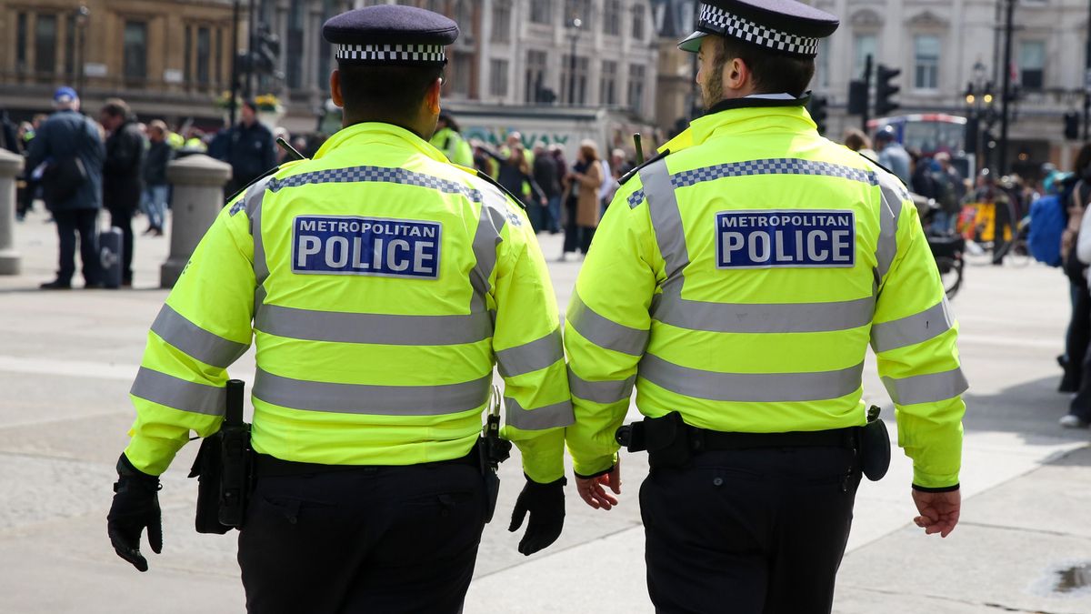 Reino Unido acusa a seis hombres de drogar y violar a la mujer de uno de ellos durante 13 años