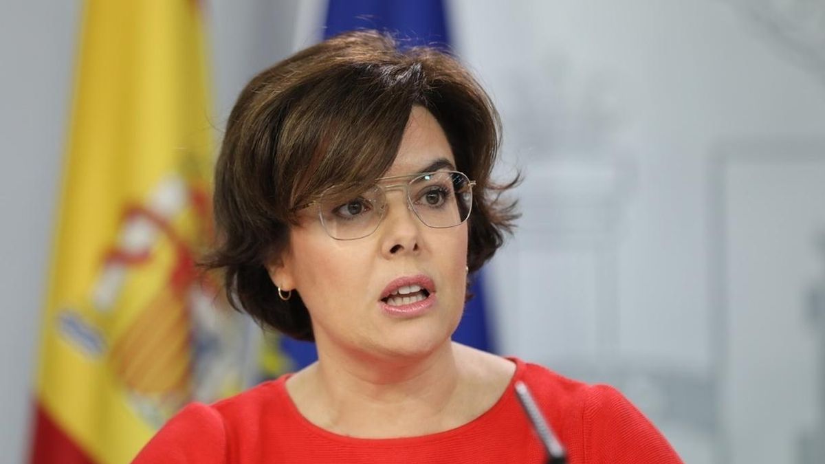 Santamaría, tras llamarla Torrent la "vicepresidenta Soraya": "Las mujeres también tenemos derecho a nuestro apellido"