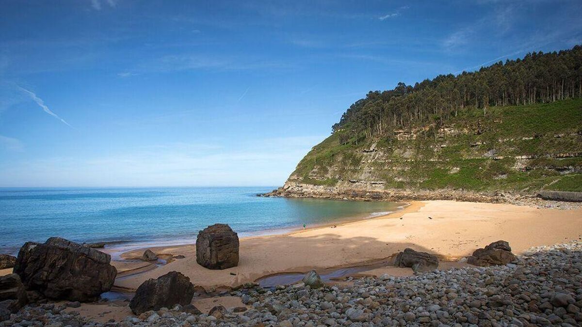 Las playas asturianas en las puedes observar las huellas que dejaron los dinosaurios