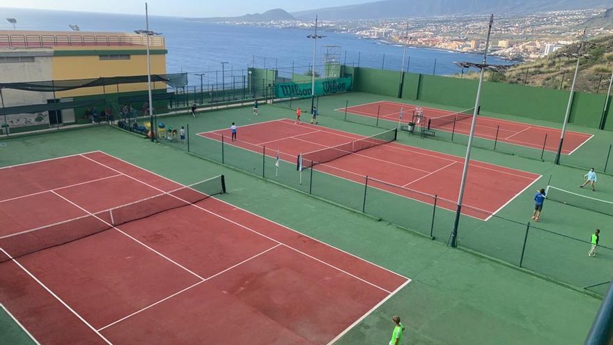 El Círculo de Amistad corona a los mejores tenistas alevines y cadetes de Tenerife