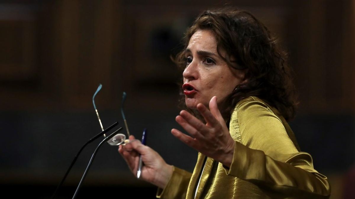 Montero dice que los ayuntamientos deben aportar sus recursos "al gran pacto por la reconstrucción" del país