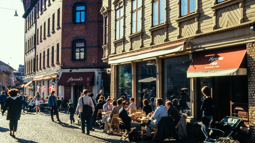 Vida en Haga. La calle Haga Nygata concentra una intensa oferta de restauración y ocio.