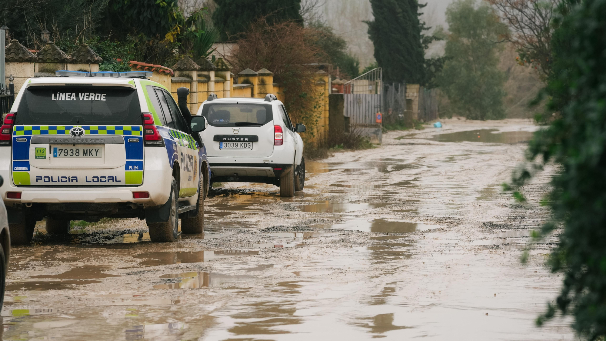 El lodo y el barro, dentro de las parcelas de las calles Perdiz y La Tórtola