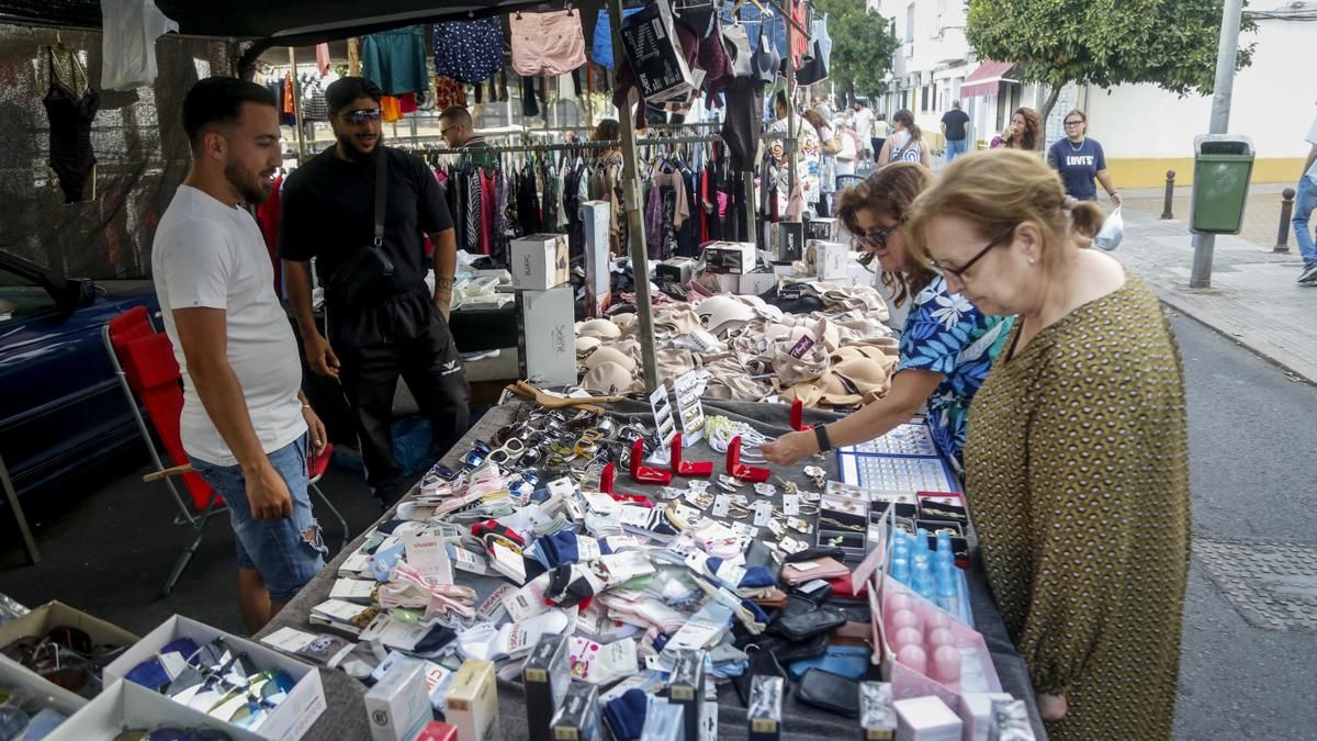 Mercadillo del sector sur vuelve junto a la avenida de Cádiz