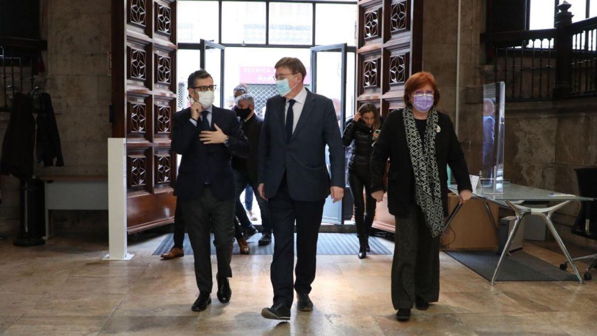 El ministro de Presidencia, Relaciones con las Cortes y Memoria Histórica, Félix Bolaños, el president Ximo Puig y la delegada del Gobierno, Gloria Calero.