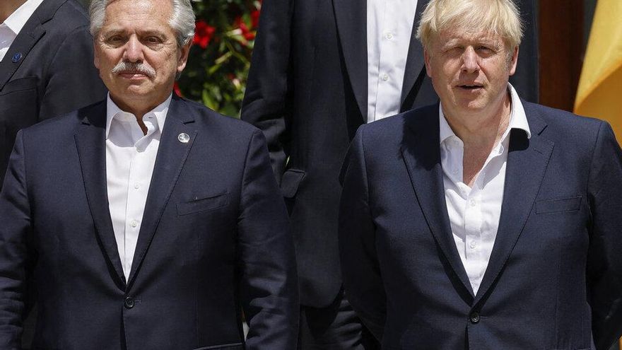 El Gobierno, contra Boris Johnson por comparar la guerra de Malvinas con la de Ucrania