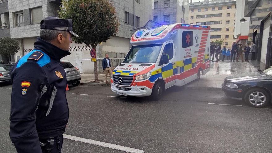 Mueren dos hermanas de 12 años al precipitarse por una ventana de un sexto en Oviedo