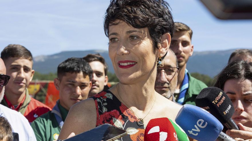 La ministra Elma Saiz advierte de que el PP tiene "la oportunidad" de "practicar una política útil" y apoyar la Ley de Extranjería