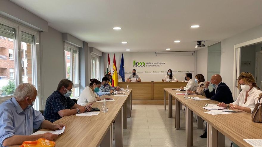 La Junta de la FRM acuerda defender las urgencias y retirar el plan de reestrucuración