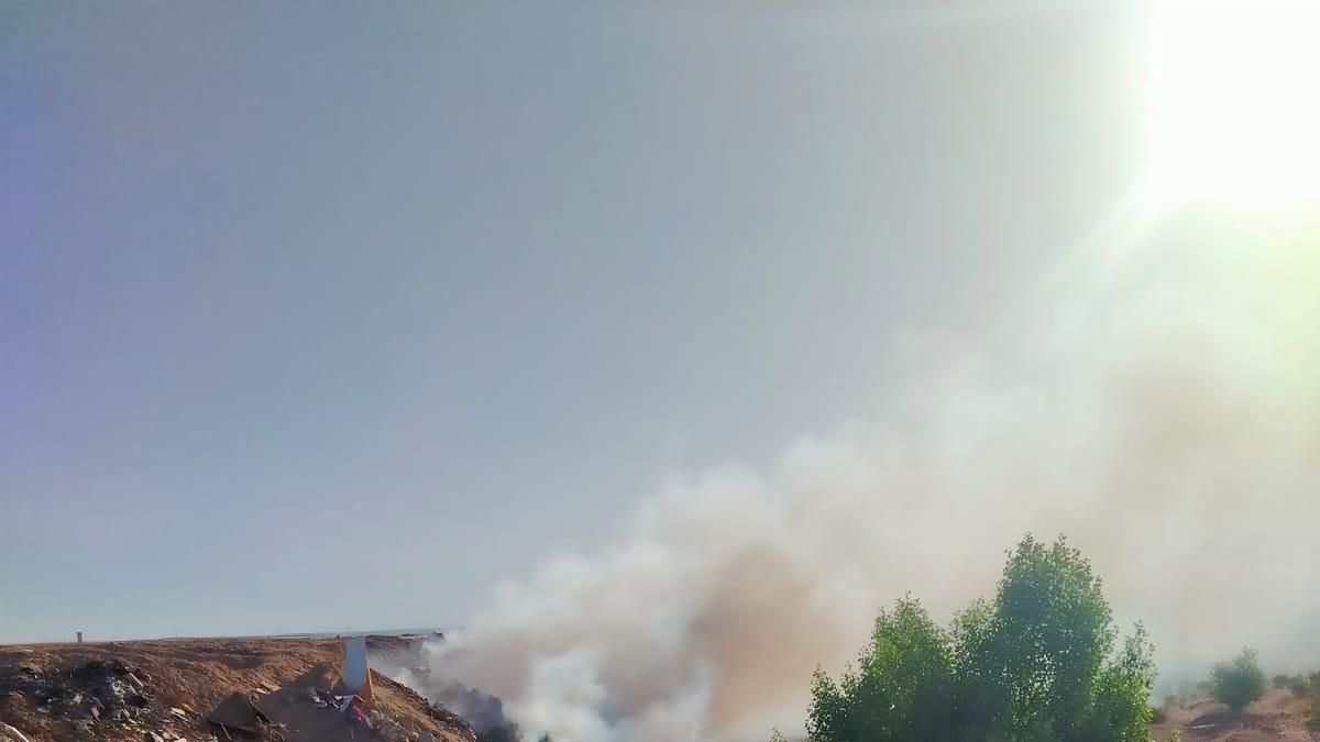 El resultado de una década de vertidos incontrolados de amianto, neumáticos o plásticos