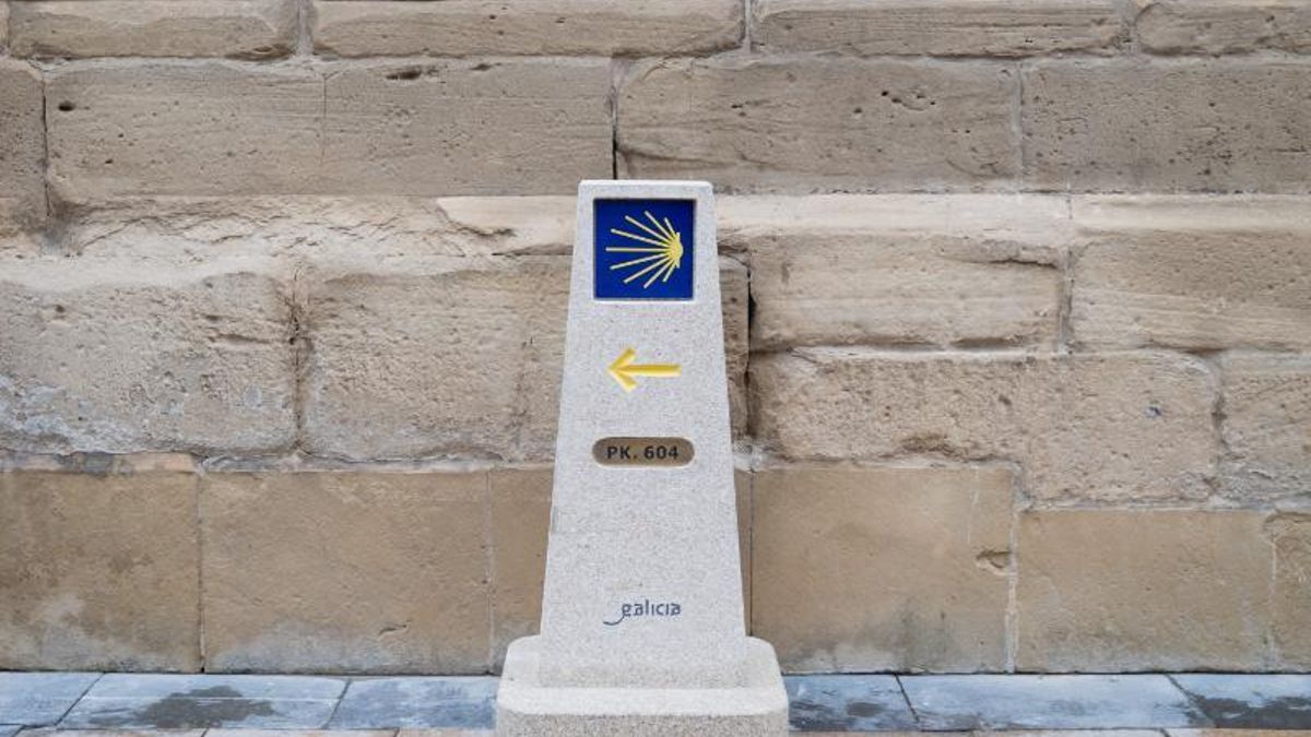 Logroño cruce de caminos: un nuevo monolito en La Redonda recuerda el camino hacia Santiago a los peregrinos