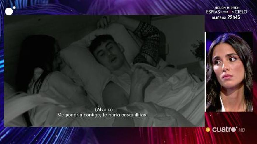 Claudia viendo su infidelidad con Álvaro