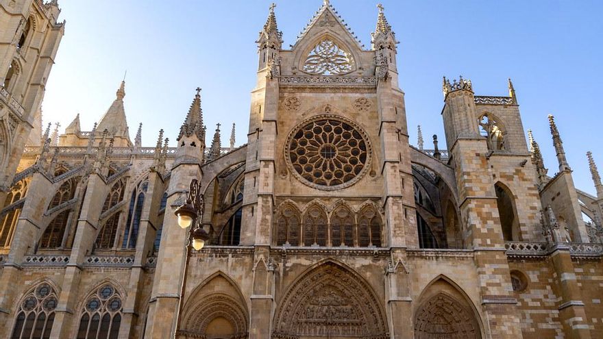 La historia de Laviña: el hombre que dejó la catedral de León herida de muerte