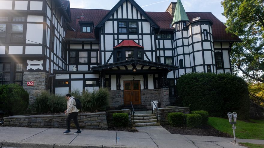 Una nueva denuncia reabre la investigación por violación en grupo en la Universidad de Cornell y evidencia fallos en la gestión del caso