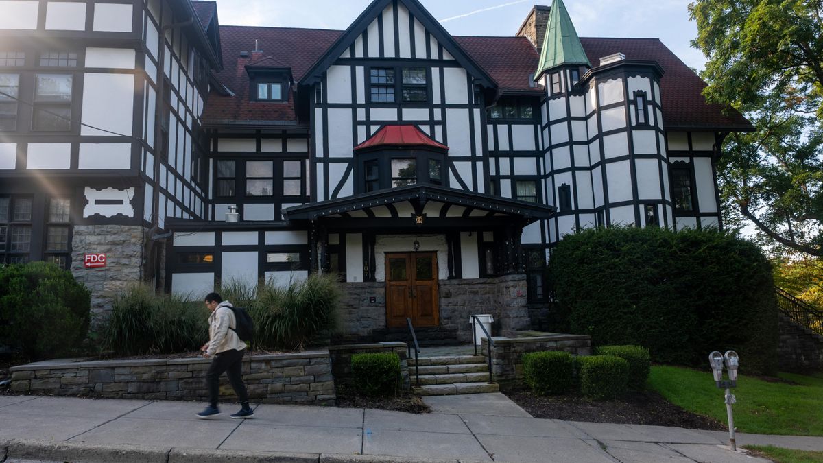 Una nueva denuncia reabre la investigación por violación en grupo en la Universidad de Cornell y evidencia fallos en la gestión del caso