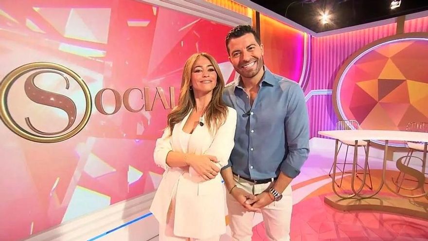 El nuevo 'Socialité' cumple un mes en Mediaset: así evoluciona su audiencia en un momento crítico