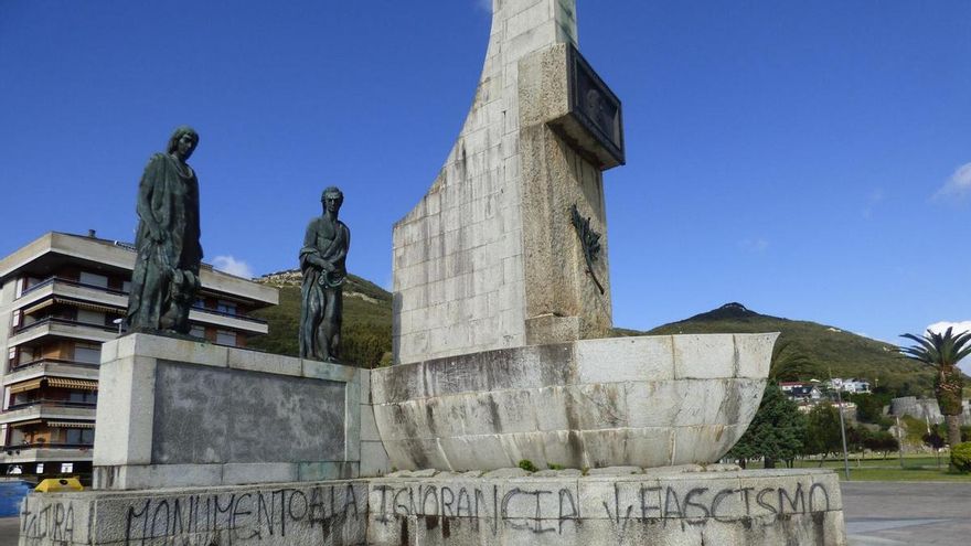 Monumento a Carrero Blanco en Santoña. | ROBERTO ALONSO