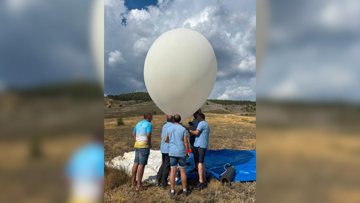 El "viaje legendario" del globo sonda que despegó en Cuenca, llegó a 22.000 metros y grabará el eclipse solar el 12 de agosto